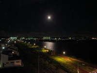 豊崎の海にできた月の光の道 2011